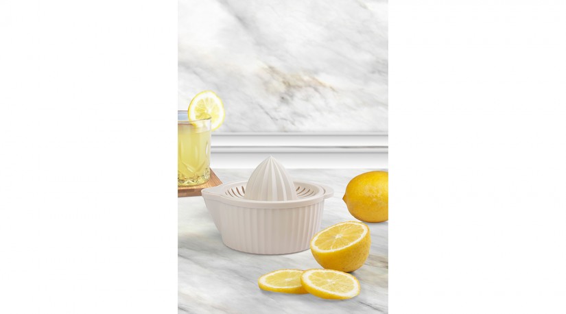 Coliseum Eco lemon squeezer