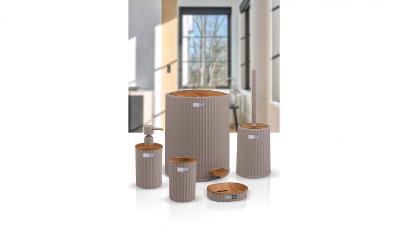 Coliseum  5 Pcs Bathroom Set/ Wood / Brown